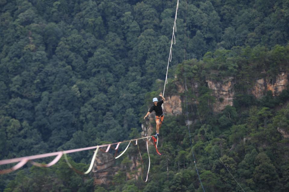 扁带上展开, 客户端, zW
