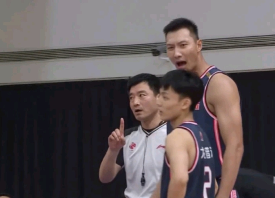 一名女网友, QdfhX