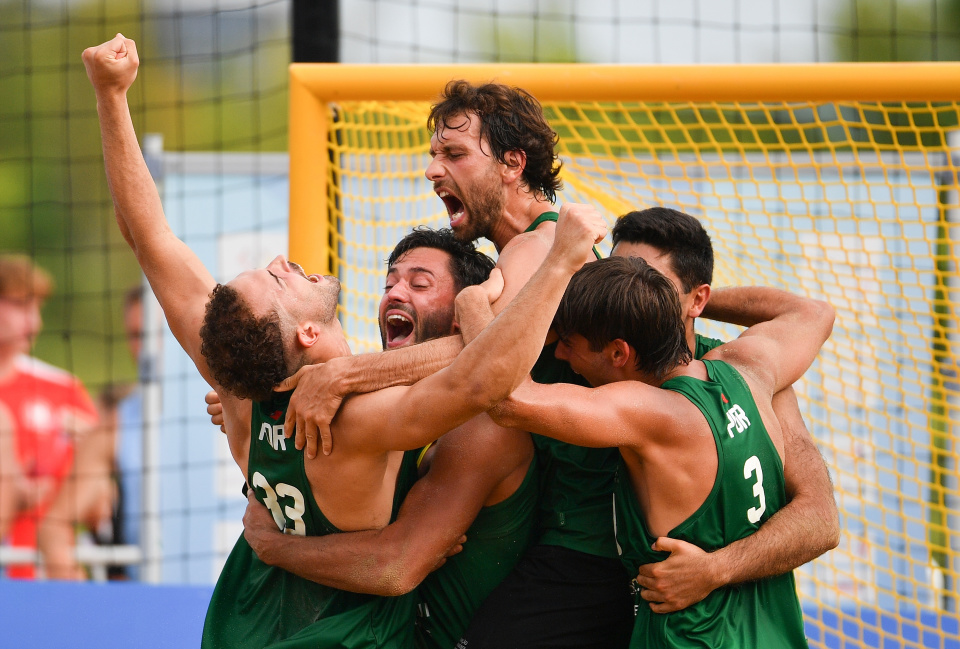 新华社记者, 新华社记者, 员马丁