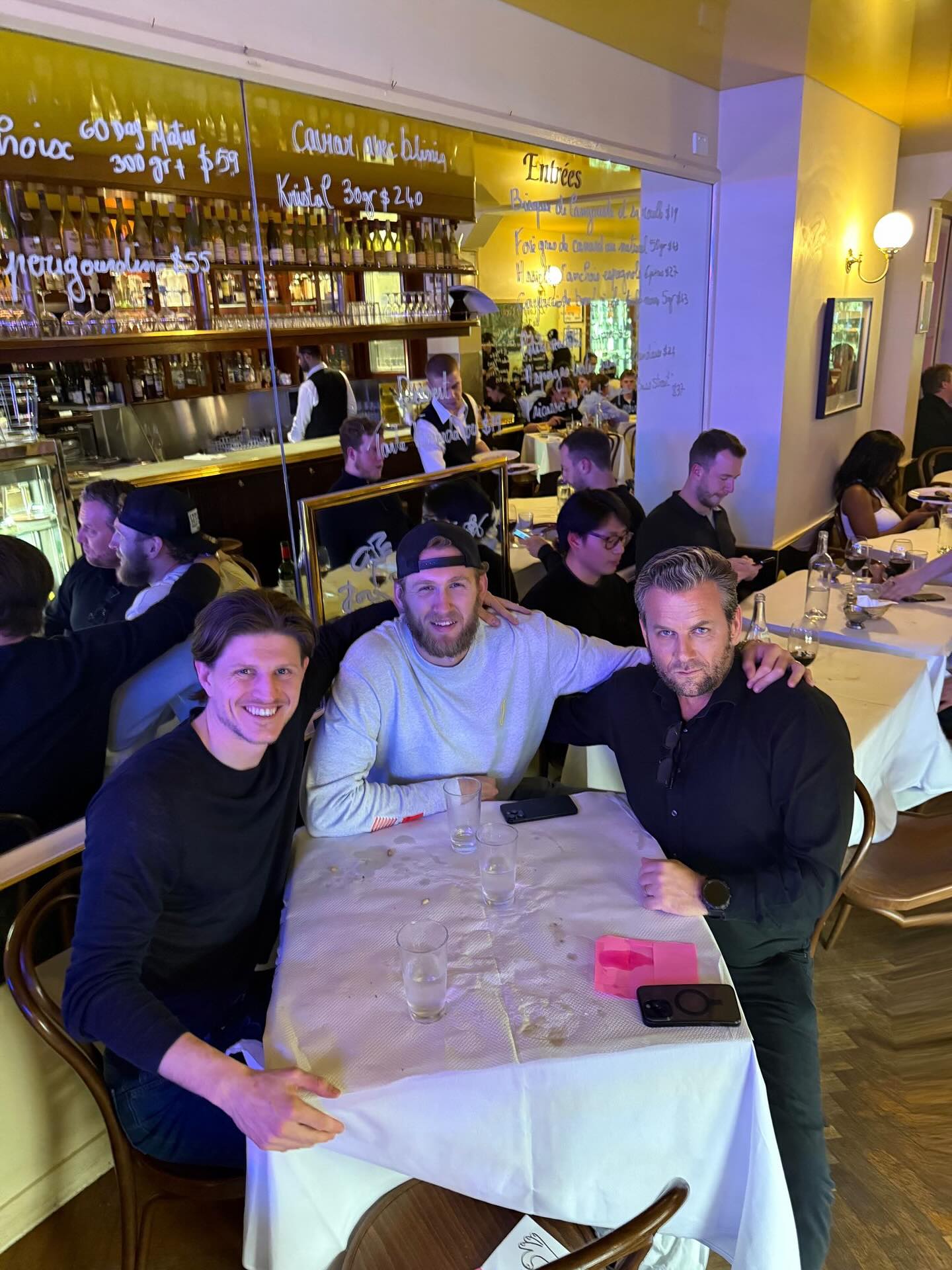 是时候前往, 兰代尔晒照