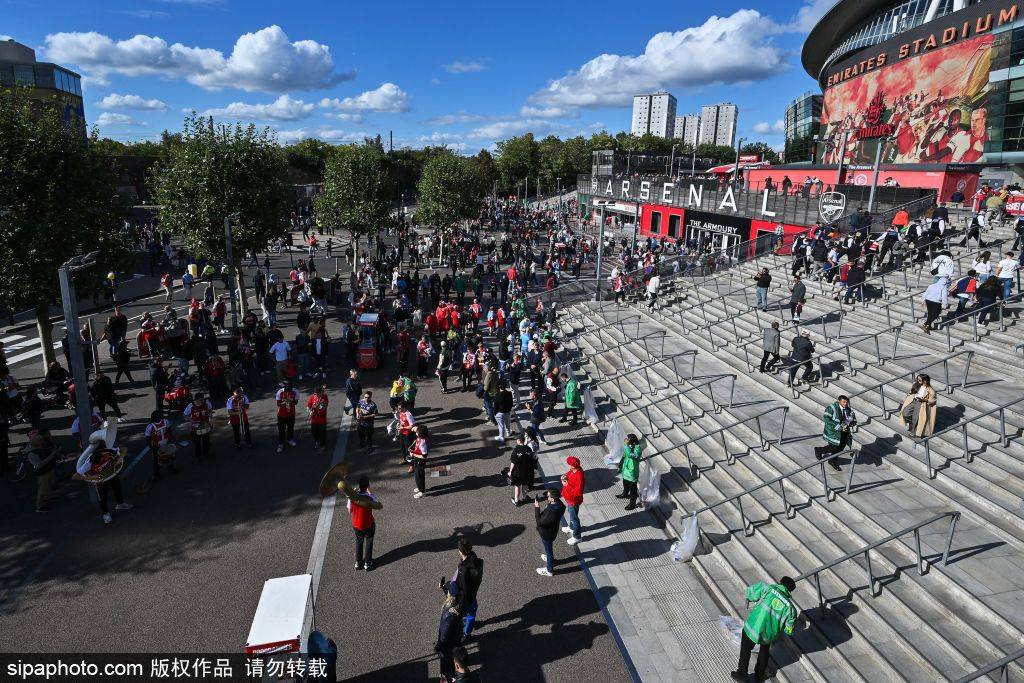 非没有争议, 裁判的判罚, 己的传奇